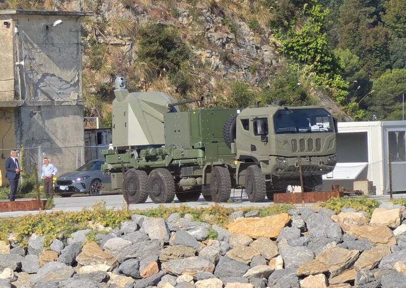 就是要反無人機!義軍工大廠把40公厘艦砲搬上車 射程約4.5公里(新聞配圖)