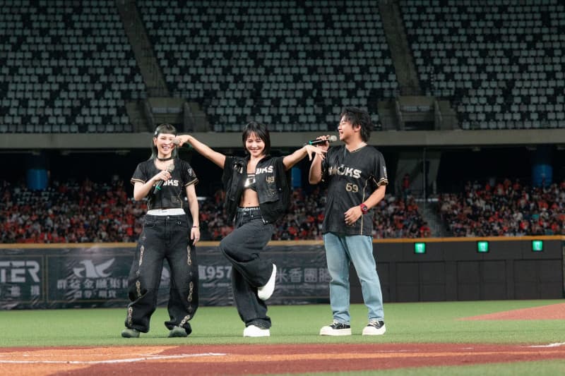 八家將登上大巨蛋!星光二班重聚 18年回憶湧現泛淚(新聞配圖)