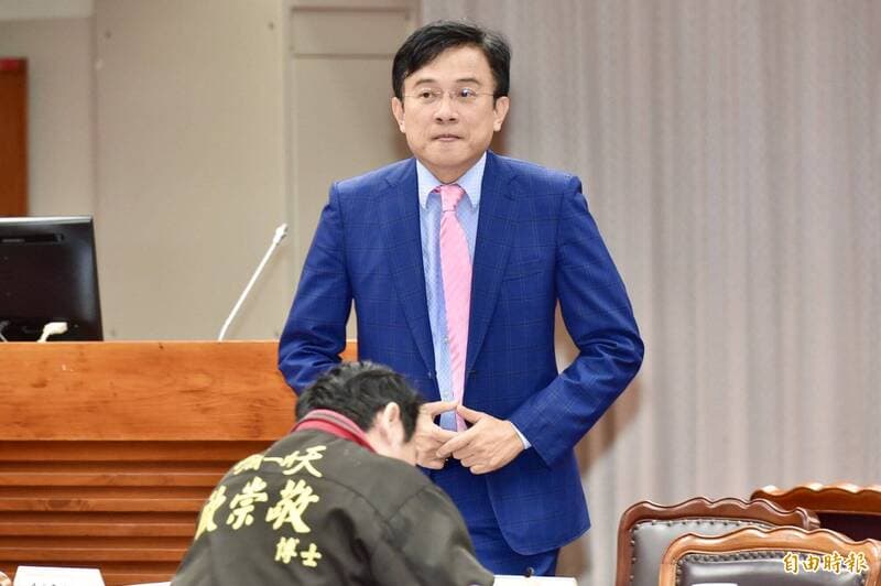 彭文正突下戰帖約沈伯洋辯博士論文  網友「一件事」反酸爆（新聞配圖）