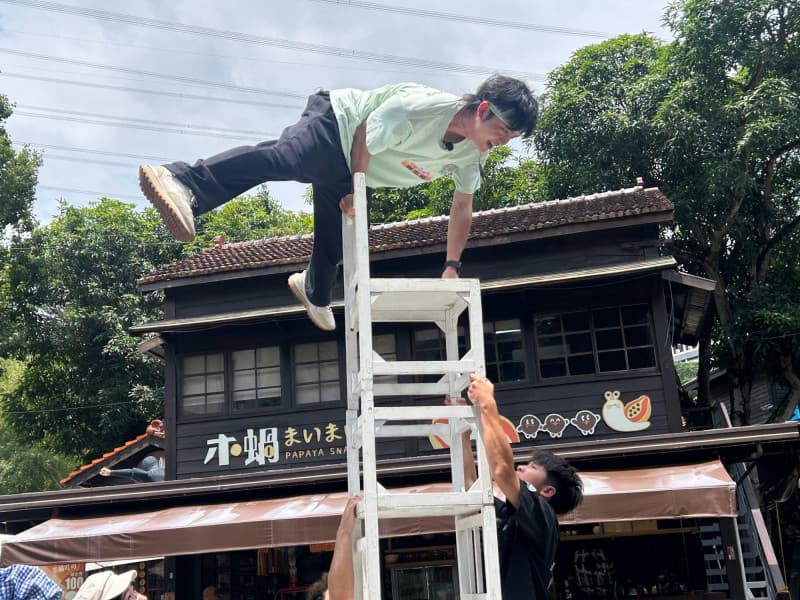 才剛認愛黃露瑤!郭忠祐南投出外景 房東當眾扯嗓「追討房租」(新聞配圖)
