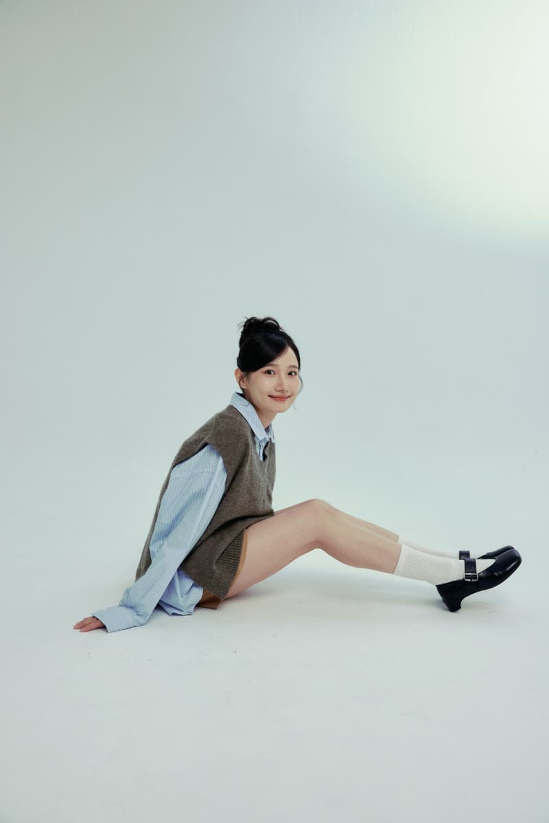 23歲正妹「愛貓也學媽媽趴著」影片狂吸160萬讚!爆紅背景起底(新聞配圖)