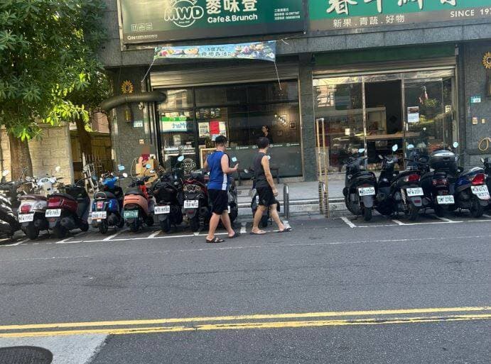 新北三重女童背紙板遊街 竟是哥哥告狀偷玩具（新聞配圖）