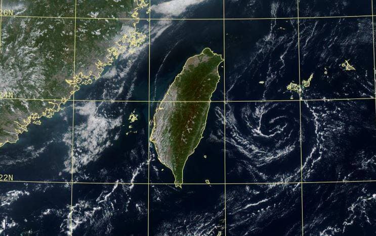 11縣市高溫亮燈！秀台灣萬里無雲圖 鄭明典提醒：今台北盆地會熱（新聞配圖）
