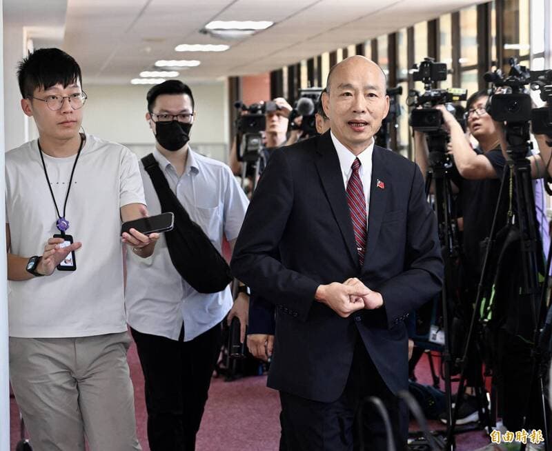 韓國瑜自嘲選舉被攻最慘仍笑臉迎人 指國民黨團「只有劍沒有弓」(新聞配圖)