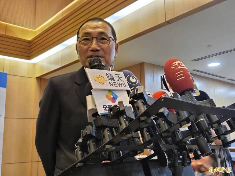 三重父逼女兒戴羞辱字眼紙板遊街 侯友宜:兄親友照顧、妹妥善安置(新聞配圖)