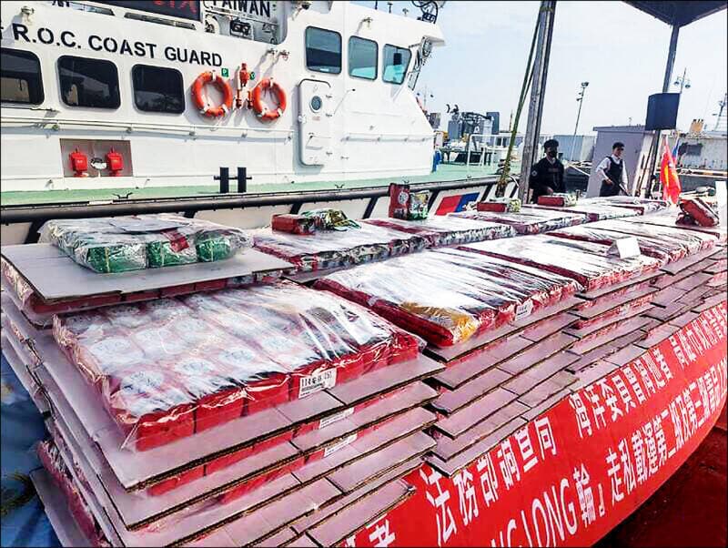 2台男躲油桶出海操控全船緬甸人運20億元毒品 二審加重刑期(新聞配圖)