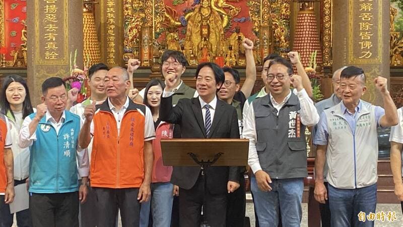 賴清德參拜顯安巖顯應祖師 引神尊俗家姓名諧音寓意黃世杰會當選桃園市長(新聞配圖)