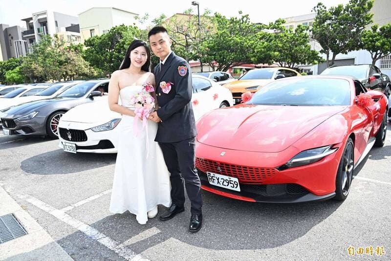 法拉利、瑪莎拉蒂開道！彰化聯合婚禮 25輛超跑迎50對新人（新聞配圖）