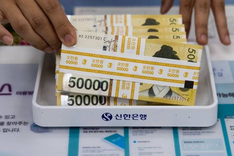 拾金不昧賺翻!翻垃圾撿60萬報警 半年後爽拿45萬(新聞配圖)