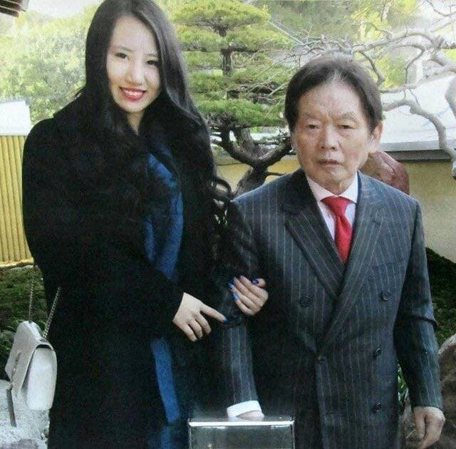 日本7旬富豪剛娶22歲AV嫩妻就暴斃 3億遺產全捐出不給家屬(新聞配圖)