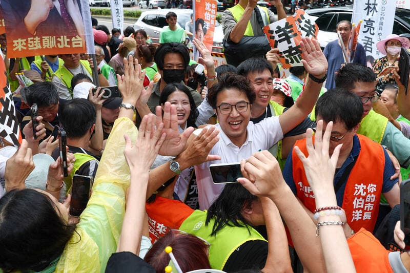 回老婆訊息慢？沈伯洋爆梁文傑回自己訊息超快 網笑翻：他慘了（新聞配圖）