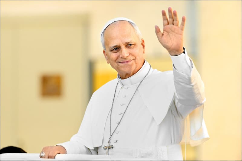 中英對照讀新聞》Pope Leo pledges action on clergy abuse after meeting French survivors與法國受害者會面後 教宗承諾對神職人員的侵犯行徑採取行動(新聞配圖)