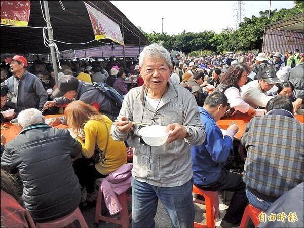 悲慟! 慈善家「刈包吉」廖榮吉病逝享壽86歲 千桌街友宴成絕響(新聞配圖)