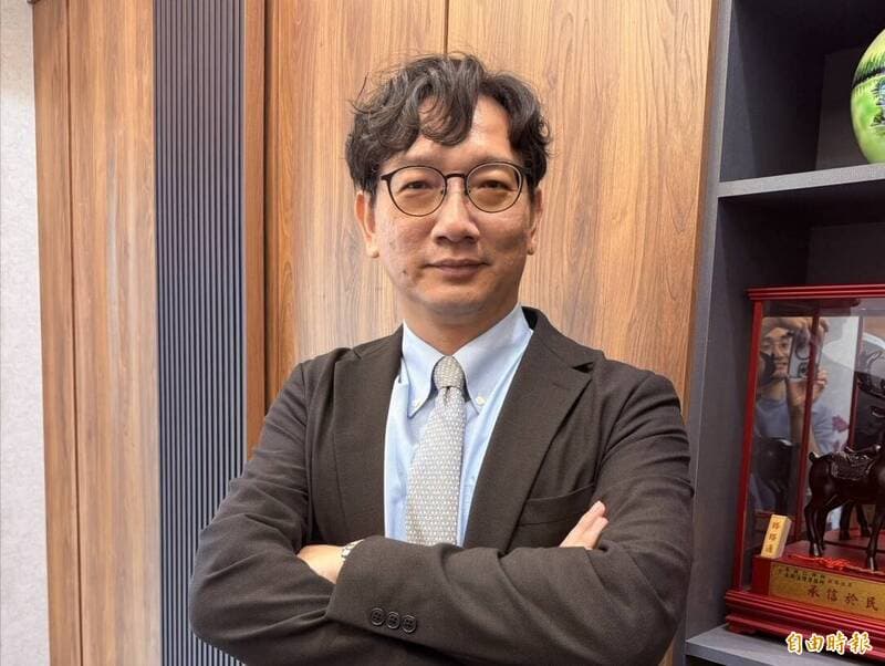 雲林前主任檢察官朱啓仁卸袍開事務所 宣布為罕病友免費法律諮詢(新聞配圖)