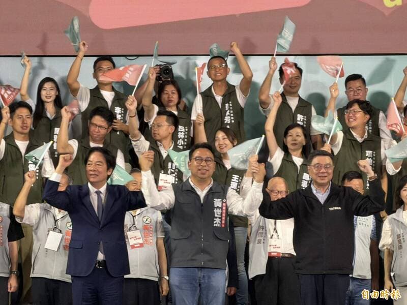 黃世杰競總成立藏彩蛋!賴清德背後驚見「6字」 全網秒懂笑翻(新聞配圖)