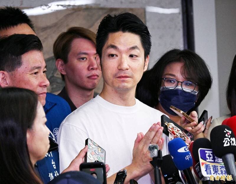 蔣萬安臉書被灌爆為何不刪文？李忠憲：想營造出市長被網軍霸凌（新聞配圖）