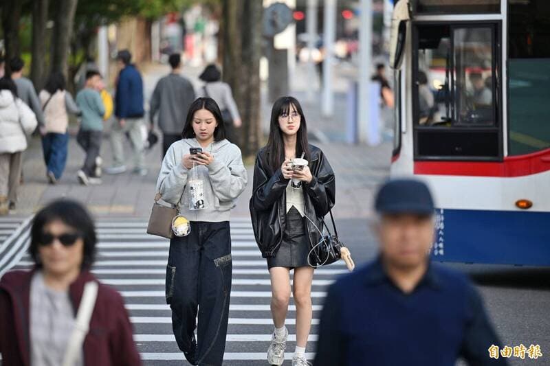 入秋最強東北季風明報到!鄭明典:北台很有感 將明顯變涼(新聞配圖)