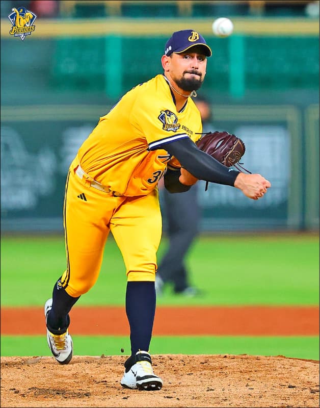 兄弟齊心射鷹 領先猿1.5場勝差(新聞配圖)