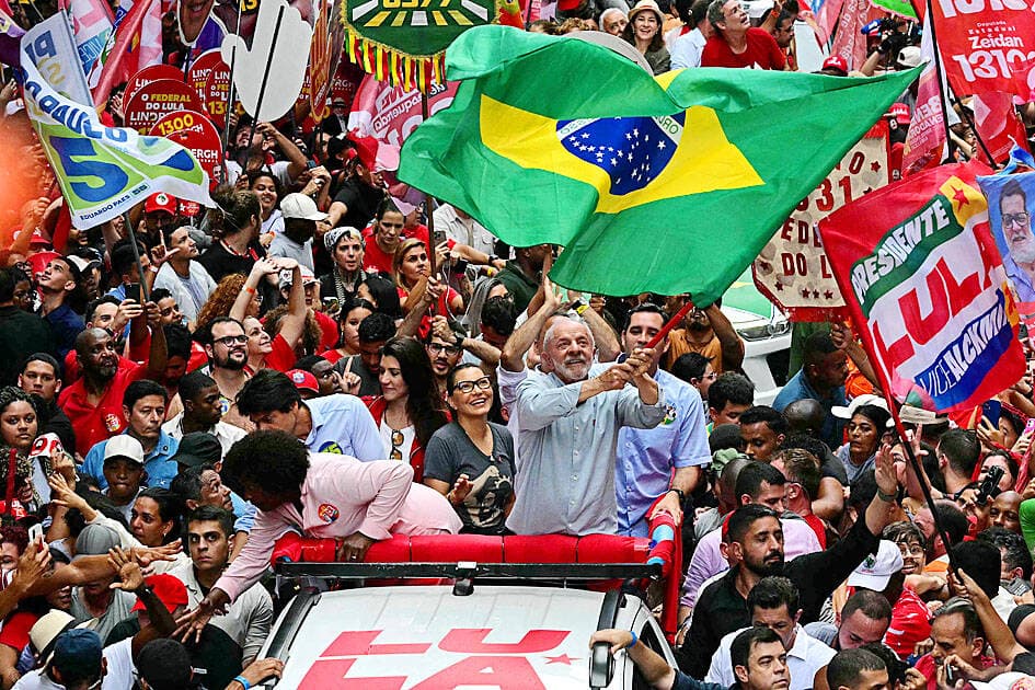 Lula, Bolsonaro trade blows in final scramble for votes in Brazil election(新聞配圖)
