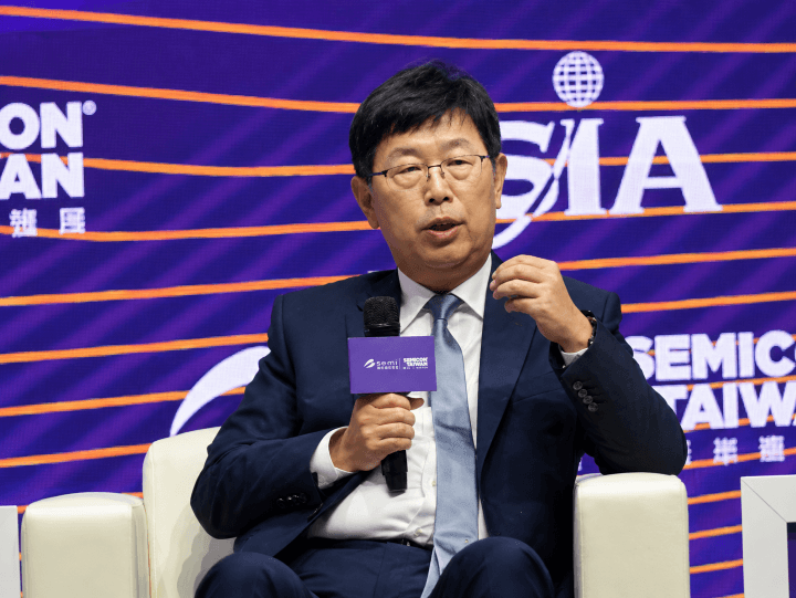 鴻海持續推進 AI 與全球布局,劉揚偉連獲多項企業領袖獎項(新聞配圖)