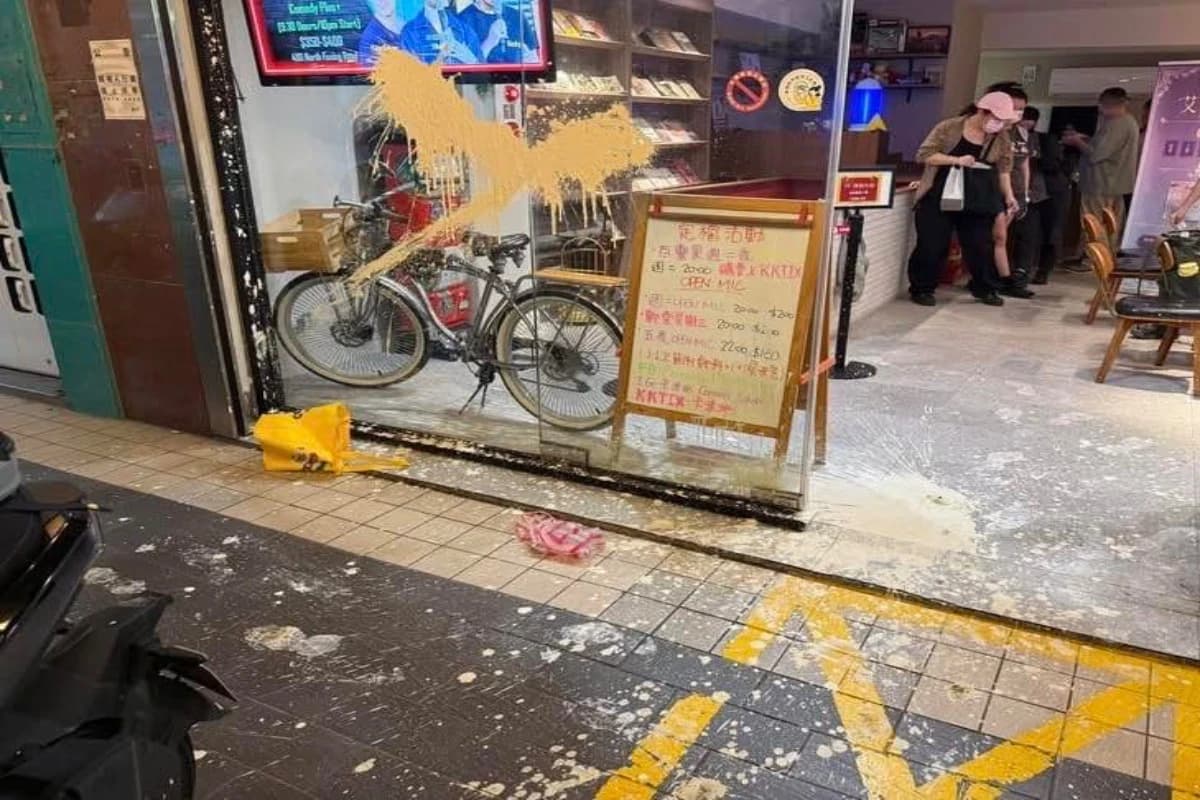 喜劇俱樂部「卡米地」遭潑糞 意外抄出知名東北菜老闆涉毒(新聞配圖)