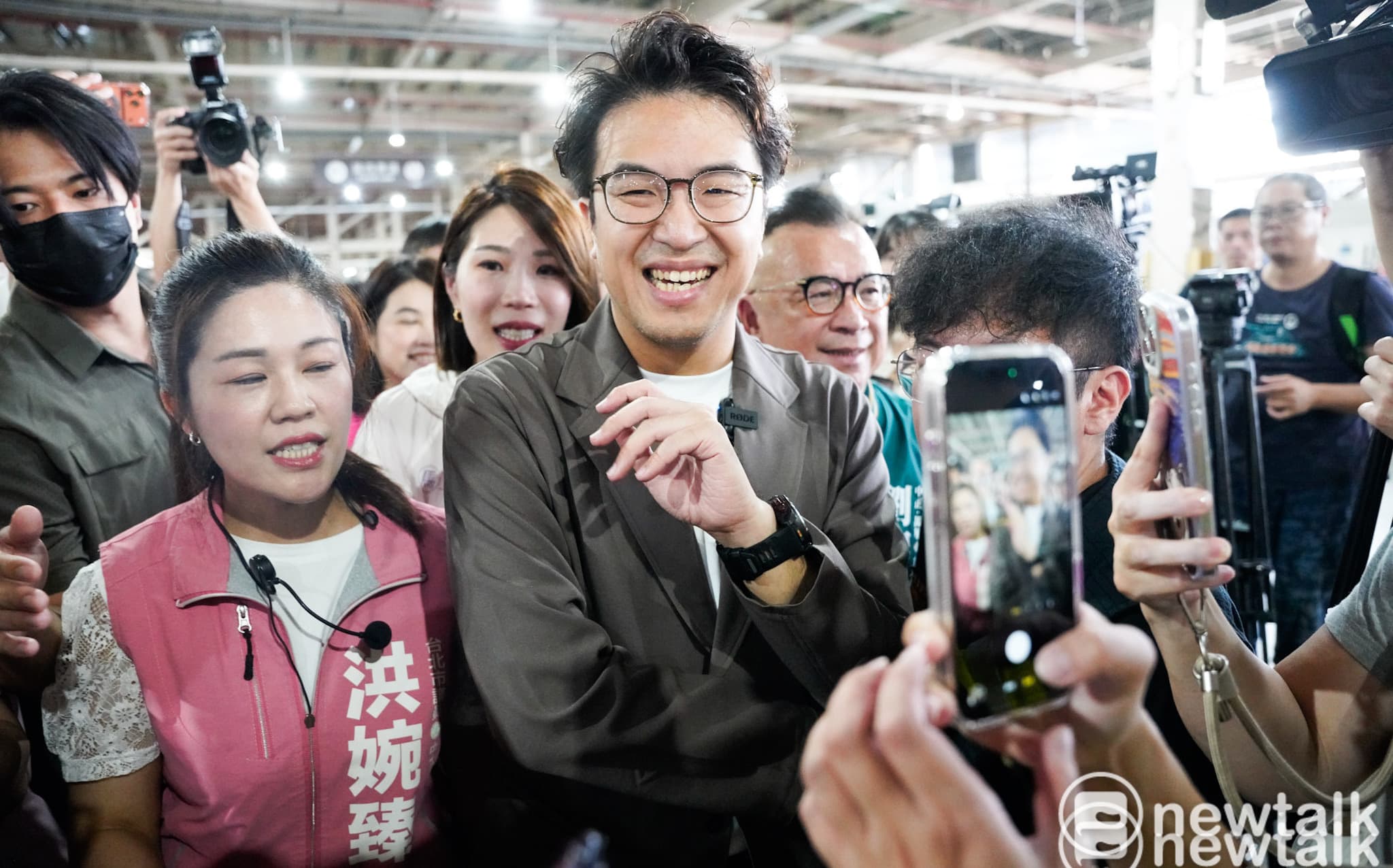 蔣萬安批不支持營養午餐專法 沈伯洋怒：能不能根據事實評論（新聞配圖）
