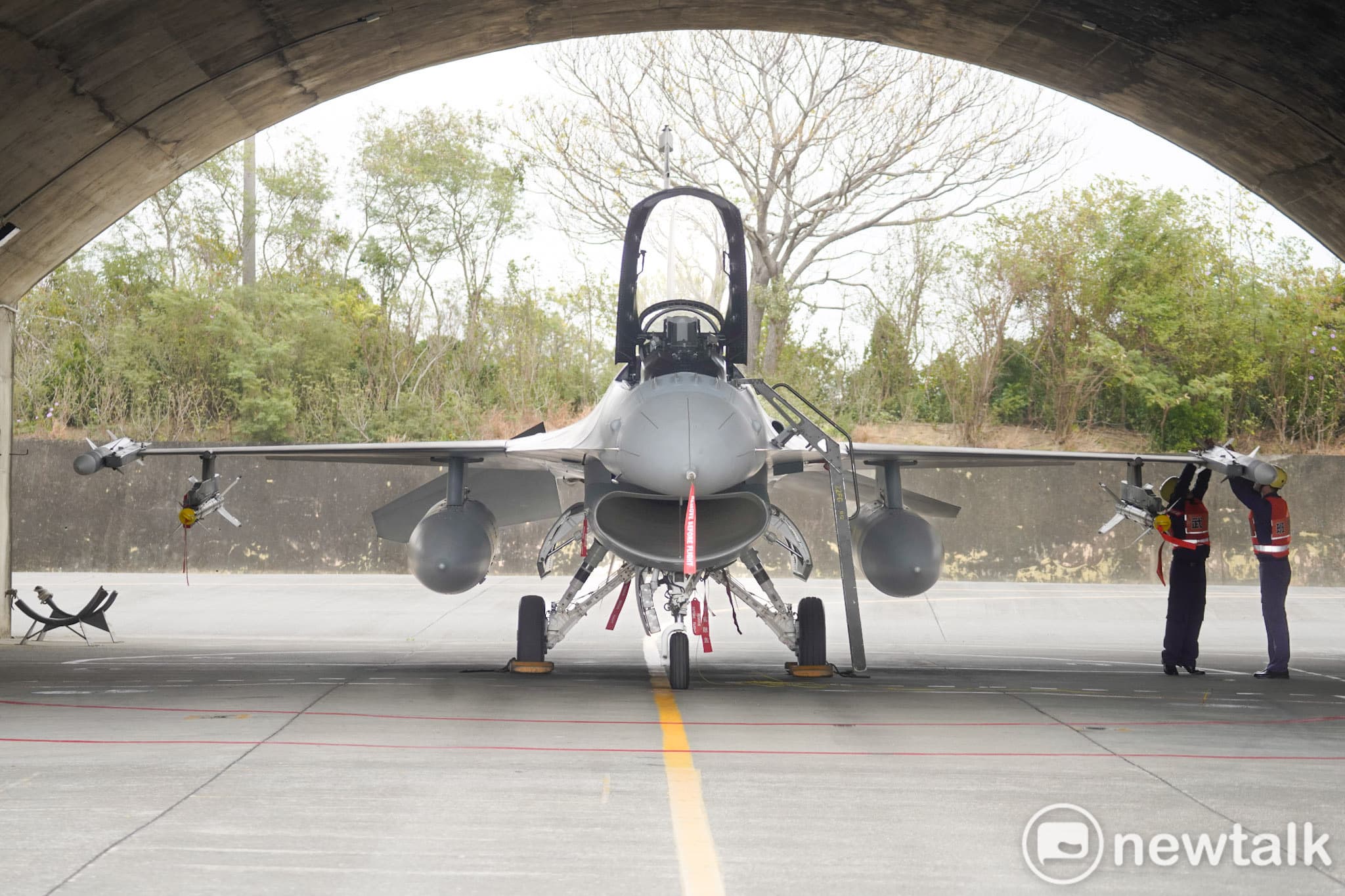66架F-16V新機首兩架抵台!黃帝穎:粉碎疑美論、打臉傅崐萁之流(新聞配圖)