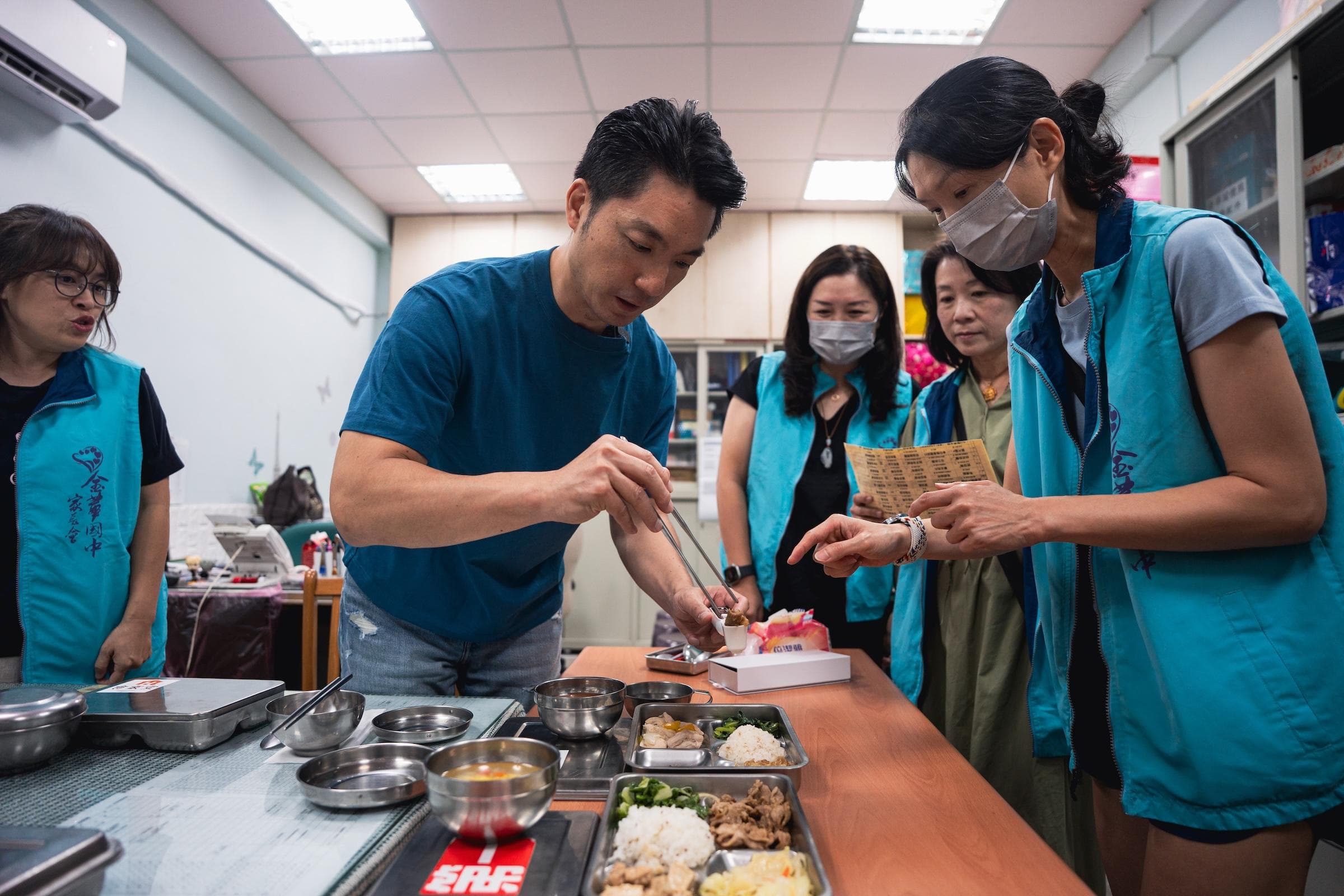金華國中午餐風波!蔣萬安赴校慰問 家長會:沒蓋牌(新聞配圖)