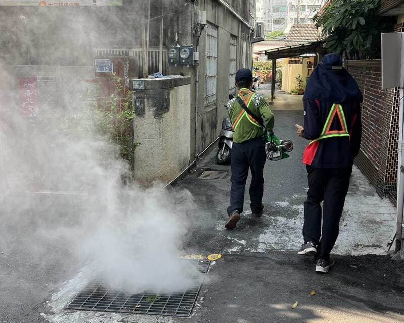 彰化防登革熱噴藥出包!濃煙灌店家全家狂咳「1人送醫」(新聞配圖)