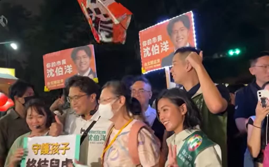 （影）選戰倒數57天夜市「洋流」再起！沈伯洋師大夜市掃街  民眾高喊「台北的市長」「凍蒜」（新聞配圖）