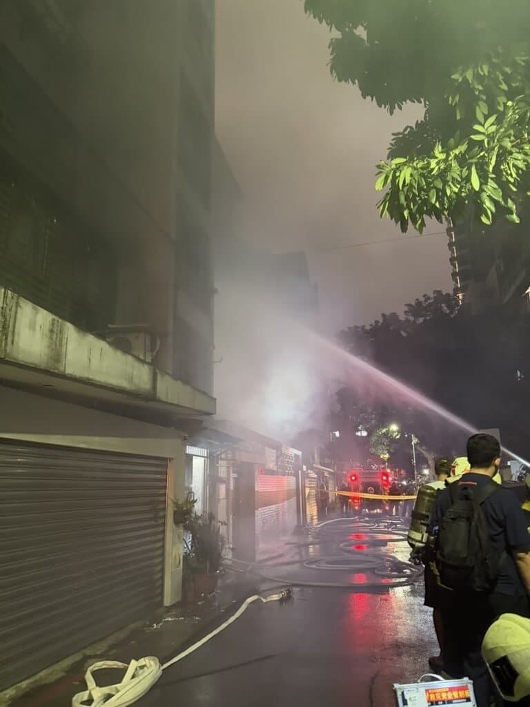 北市信義區民宅火警撲滅 無人受傷起火原因待查(新聞配圖)