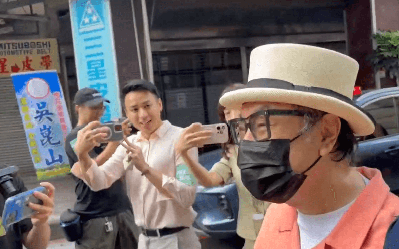 蔡康永現身洋流造勢場 小粉紅跳腳氣炸:演都不演了!(新聞配圖)