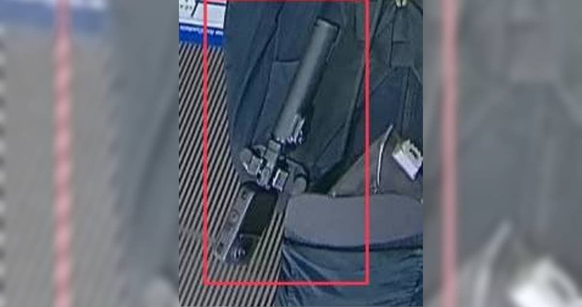 快訊／虛驚一場！北捷傳有人持刀　警府中站攔人查獲自拍棒（新聞配圖）