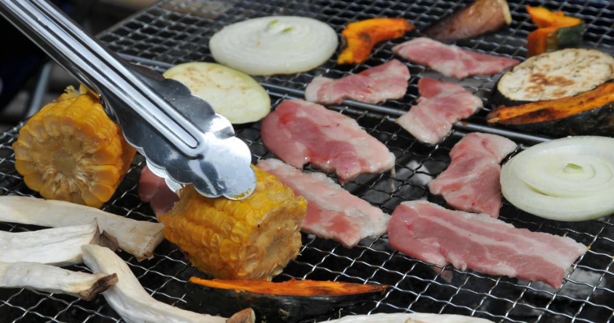 國三兒揪在家烤肉!同學到場竟主動給「參加費」 網讚:爸媽很會教(新聞配圖)