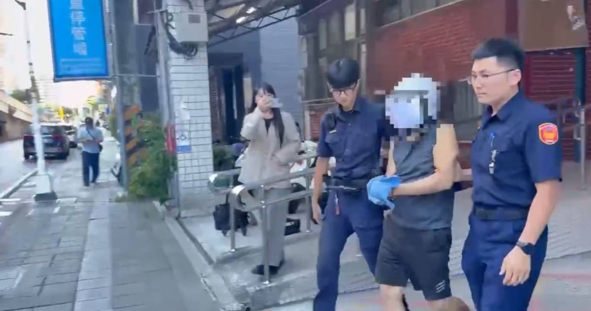 全身是傷!遊街女童「不聽話就被打」 親友曝:惡父常打巴掌「管教」女兒(新聞配圖)