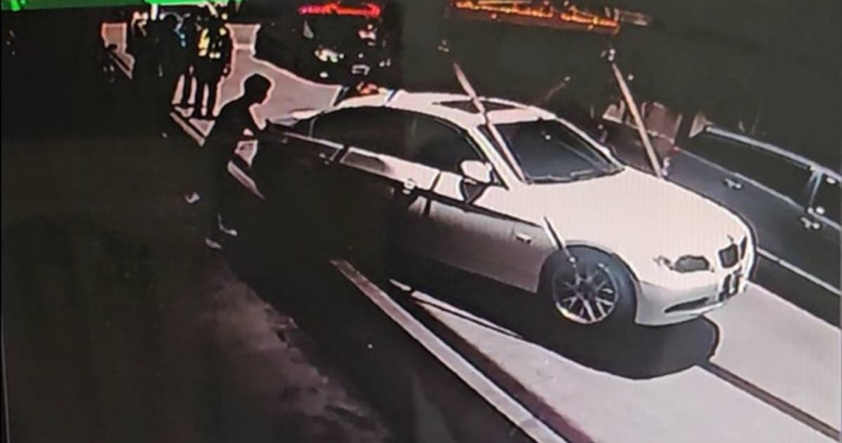 強盜法務車1／舊換新爆騙局告吹　車商扣證件辦過戶還拖車（新聞配圖）