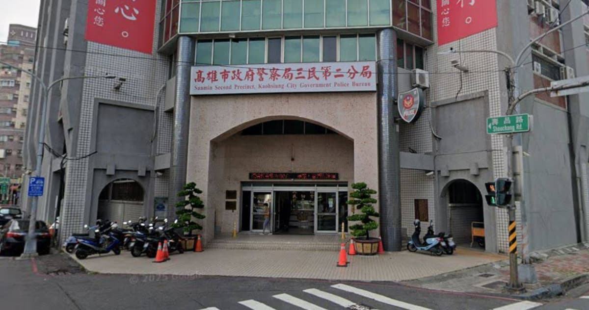 高雄派出所旁停車格飄異味！　女駕駛陳屍車內多時「已出現屍斑」（新聞配圖）