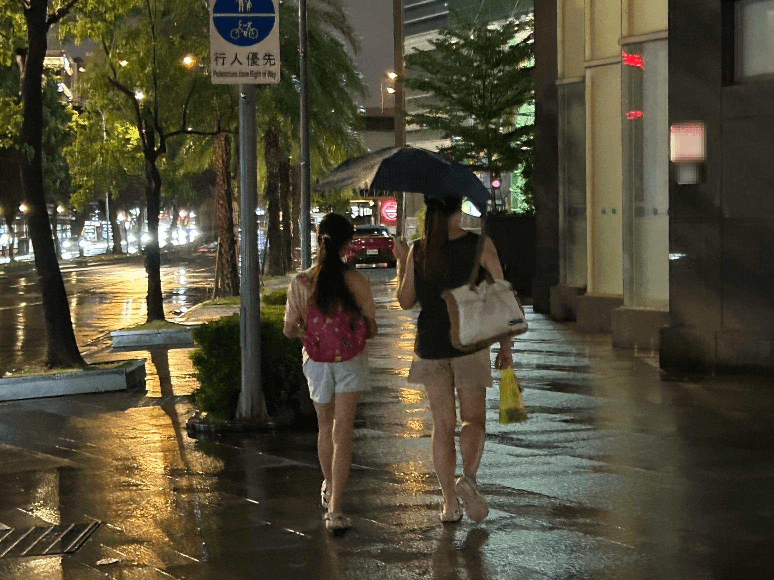 15縣市入夜大雨轟炸 小心雷擊、山區防坍方落石(新聞配圖)