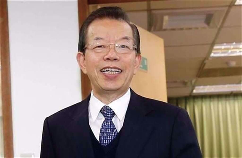 謝長廷30公斤「台灣藍寶」放40年終於切開!專家一看嘆可惜(新聞配圖)