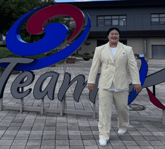 亞運/真的有餓到！「舉重精靈」奪銀後嘆：這趟瘦4公斤（新聞配圖）
