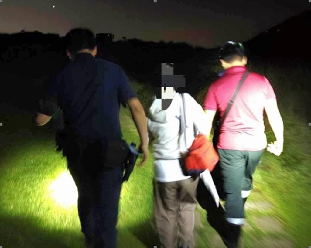 擎天崗起霧女子健走迷途受困半小時!士林分局急救援(新聞配圖)