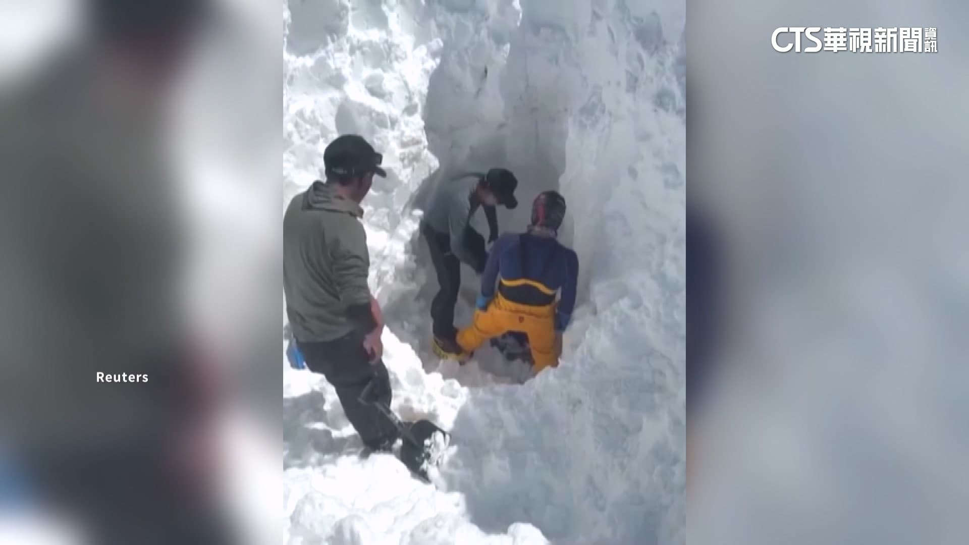 尼泊爾「喜隆峰」嚴重雪崩 15名工人死亡.1人失蹤(新聞配圖)