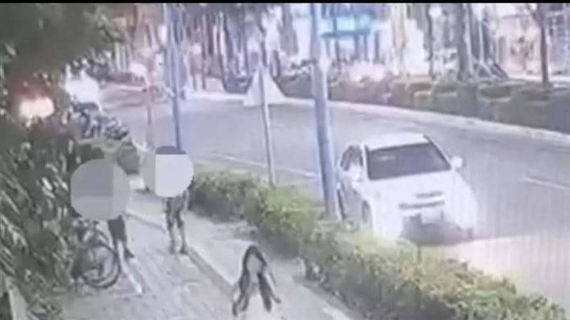 新北情侶當街爆發激烈全武行 狠男當幼子面痛毆女友遭法官裁定收押(新聞配圖)