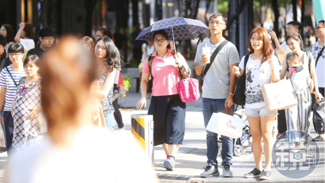11縣市亮高溫燈號!「台灣萬里無雲圖」曝光 鄭明典:台北盆地內會熱(新聞配圖)