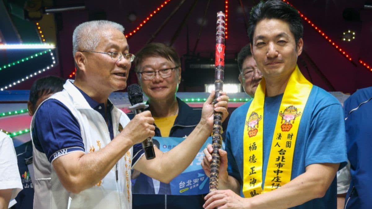 福德宮送甘蔗...竟丟廟旁!挨轟「非常失禮」 蔣萬安急派人取回(新聞配圖)