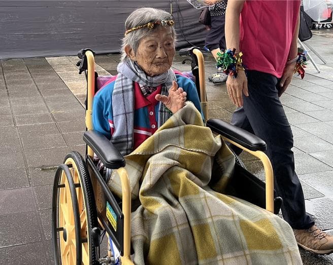 高雄6名百歲人瑞全是女性 旗山阿嬤坐輪椅也天天到據點(新聞配圖)
