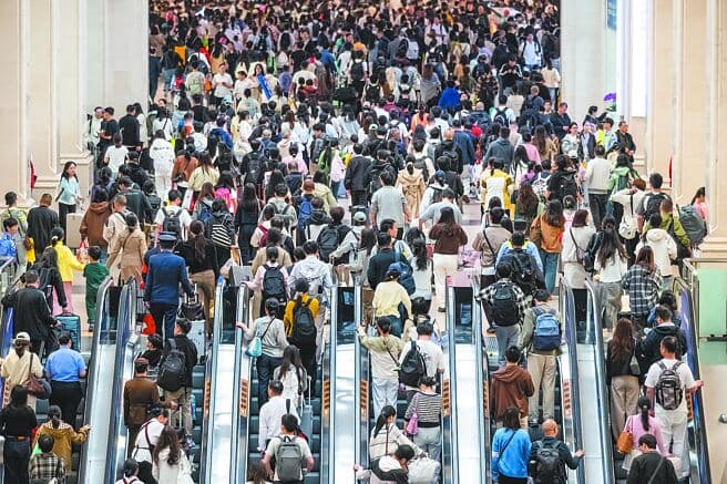 十一黃金周21.3億人潮 瘋小城遊(新聞配圖)