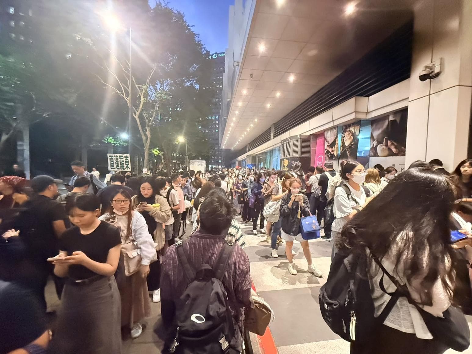 雙節連假明收官!高鐵這5小時淪重災區 沒對號座恐站哭(新聞配圖)