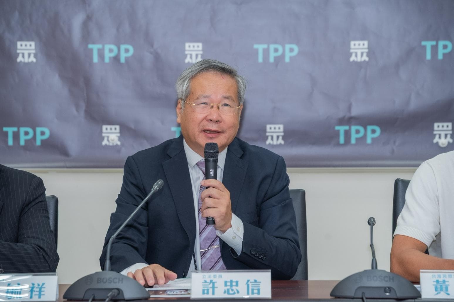 賴清德今陪黃世杰拜票 民眾黨開轟「公帑造勢還送雞蛋」司法雙標!(新聞配圖)